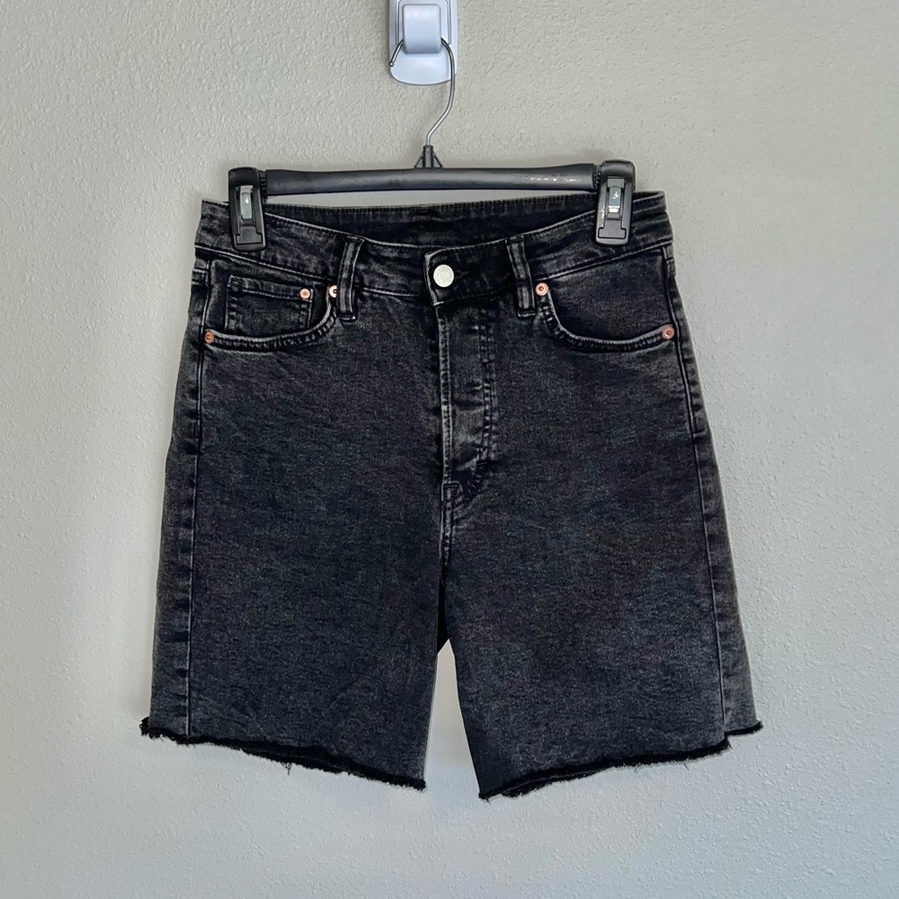 H&M Denim Bermuda Jean Shorts Black Acid Wash Stretch Classic Size Women’s 4